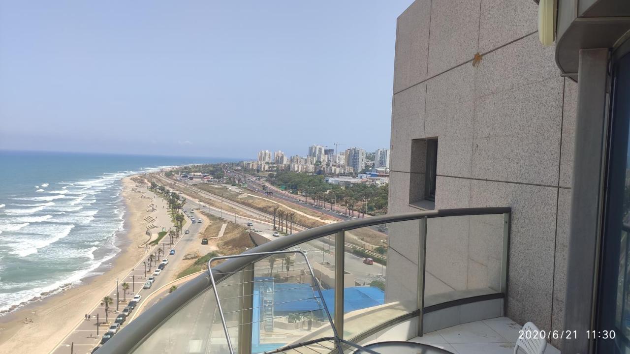 Almogim- Almog Building Хайфа Екстериор снимка