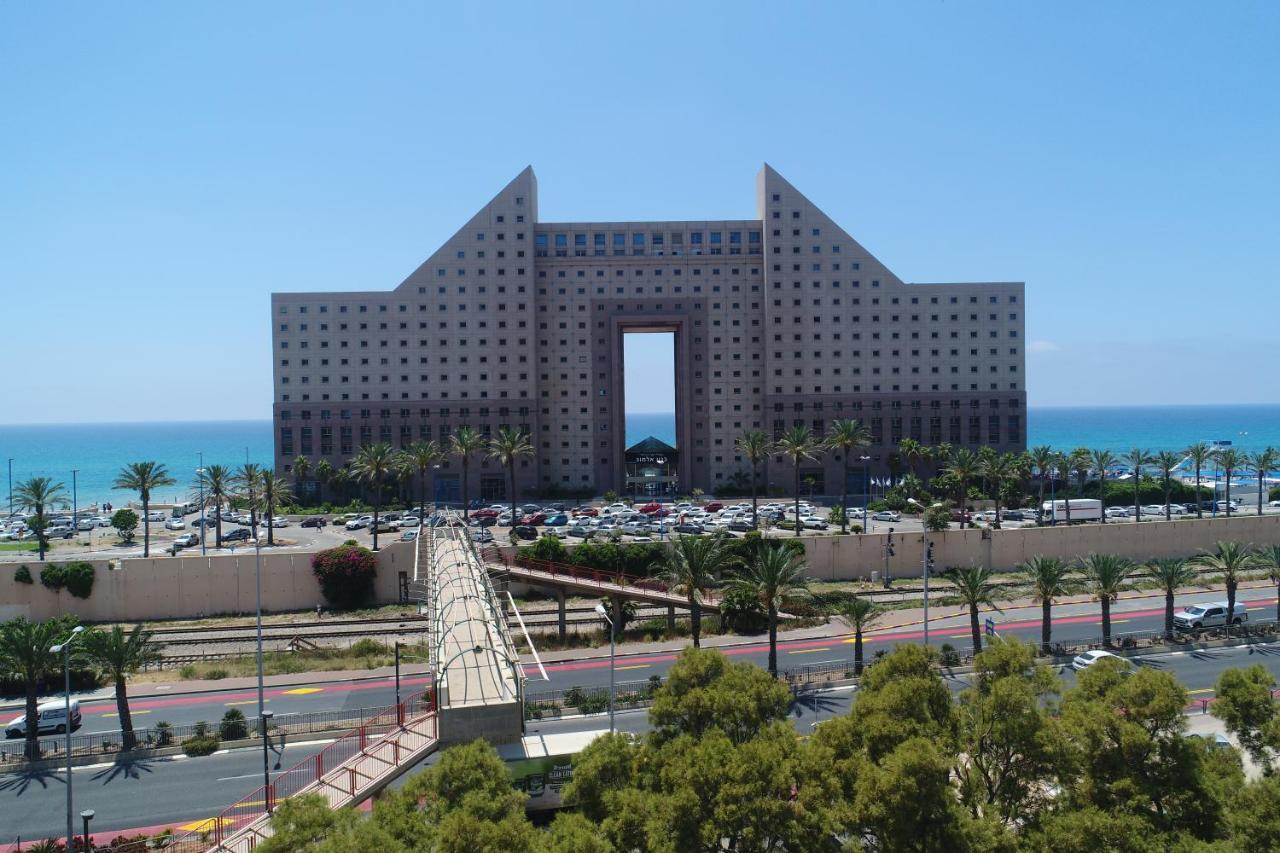 Almogim- Almog Building Хайфа Екстериор снимка