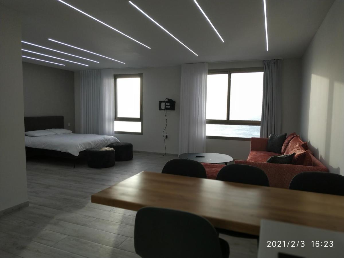 Almogim- Almog Building Хайфа Екстериор снимка